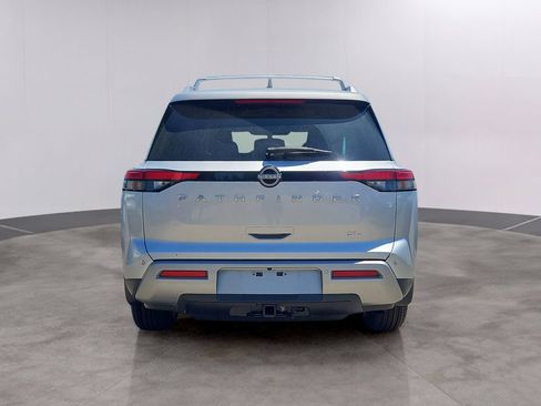 Used 2023 Nissan Pathfinder SL FWD image 5