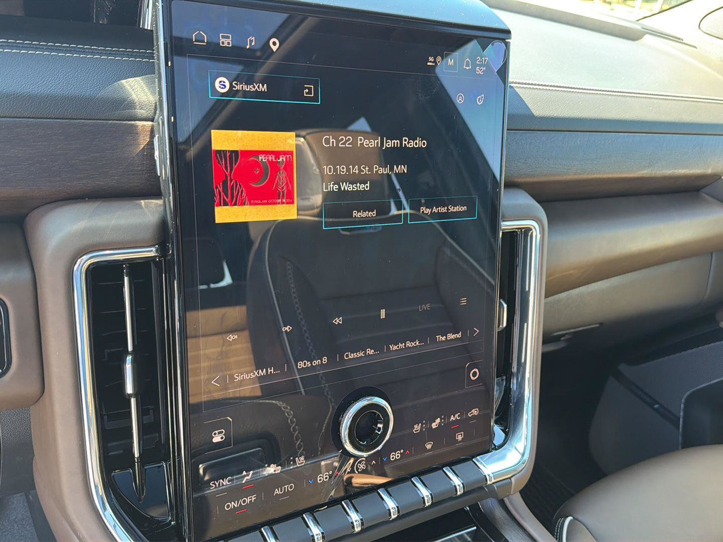 Used 2026 GMC Yukon Denali Ultimate AWD/4WD image 28