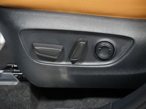 New 2026 Toyota Highlander Platinum image 37