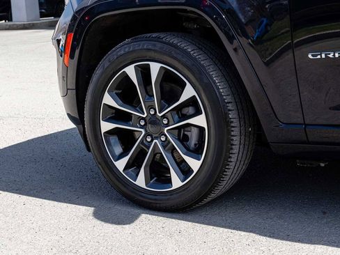 Used 2022 Jeep Grand Cherokee Overland AWD/4WD image 7
