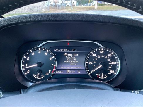 Used 2024 Nissan Frontier SL w/ Technology Package image 9