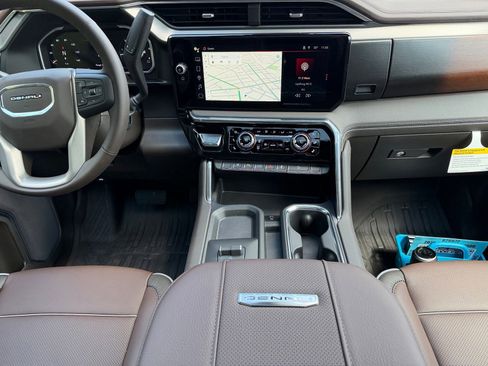 New 2026 GMC Sierra 2500 Denali AWD/4WD image 18