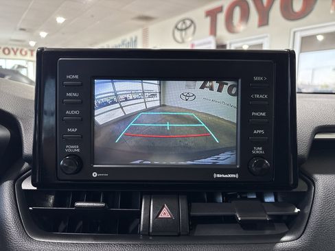 Used 2021 Toyota RAV4 LE w/ Carpet Mat Package (TMS) FWD image 18