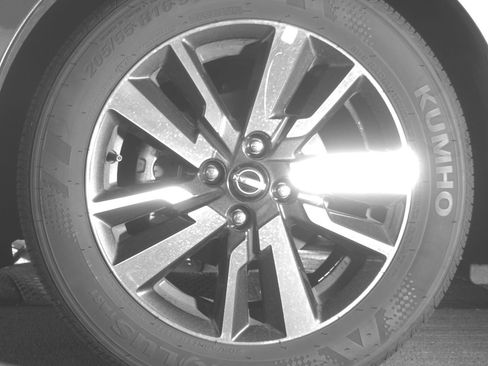 Used 2025 Nissan Versa SV FWD image 12