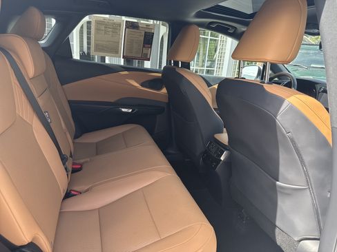 Used 2025 Lexus RX 350 Premium FWD image 31