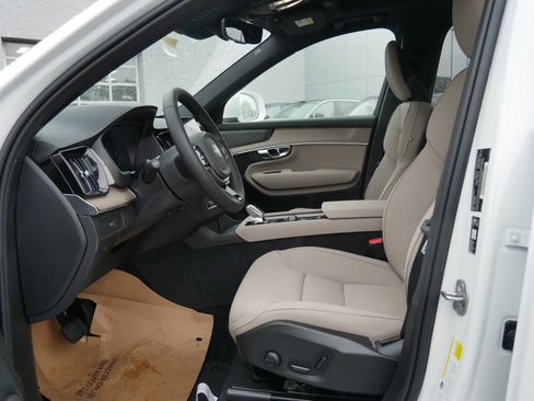 New 2026 Volvo XC90 B6 Plus w/ Protection Package AWD/4WD image 5