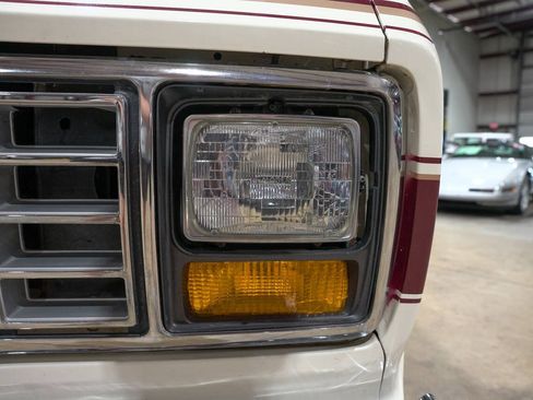 Used 1987 Ford E-150 and Econoline 150 RWD image 36