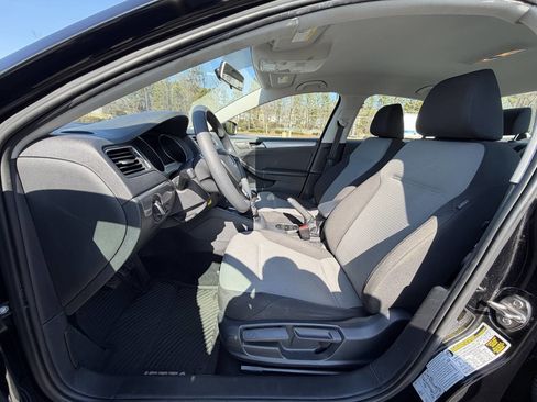 Used 2017 Volkswagen Jetta S image 10