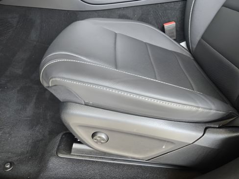 Certified 2025 Mercedes-Benz GLS 450 4MATIC image 17