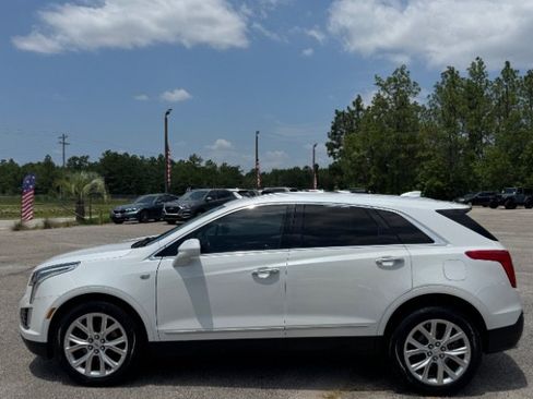Used 2017 Cadillac XT5 Luxury w/ Driver Awareness Package AWD/4WD image 4