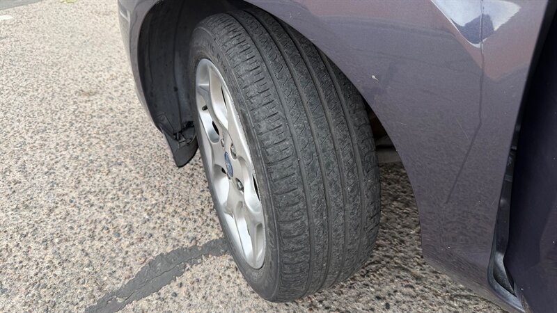 Used 2013 Ford Fiesta Titanium FWD image 19