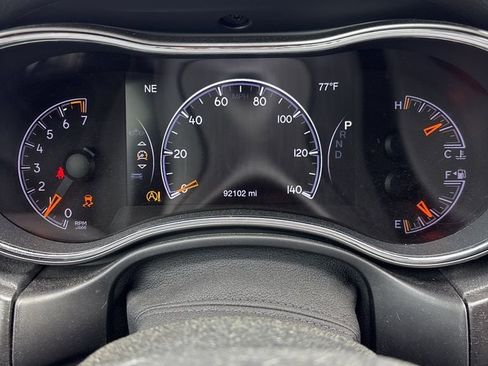 Used 2018 Jeep Grand Cherokee Limited image 11