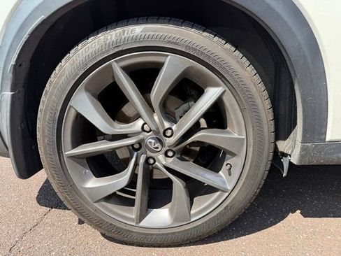 Used 2019 INFINITI QX50 Essential w/ Sensory Package AWD/4WD image 24