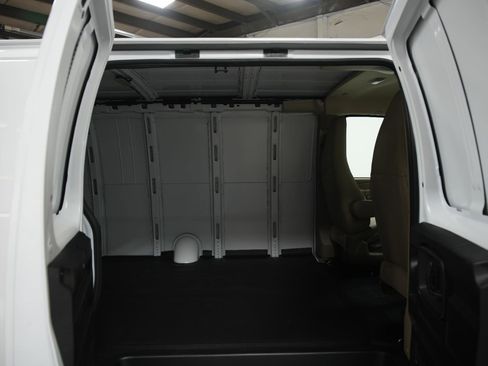 New 2026 GMC Savana 2500 Extended RWD image 14