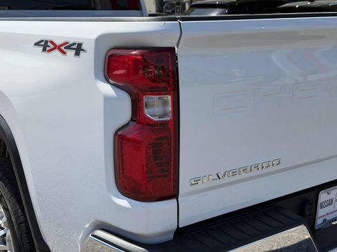 Used 2025 Chevrolet Silverado 2500 LT w/ Convenience Package AWD/4WD image 8
