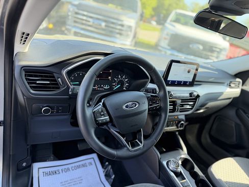 Certified 2022 Ford Escape SE w/ Cold Weather Package AWD/4WD image 13
