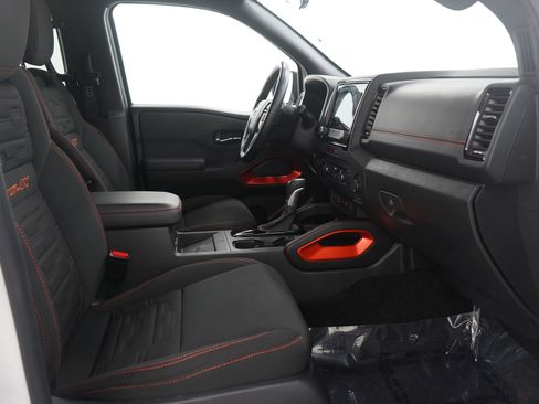 Used 2024 Nissan Frontier PRO-4X w/ Pro Convenience Package image 13