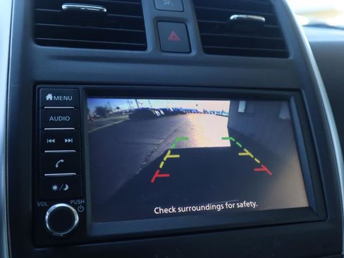 Used 2019 Nissan Versa SV image 57