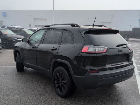 Used 2019 Jeep Cherokee Latitude Plus w/ Cold Weather Group image 2