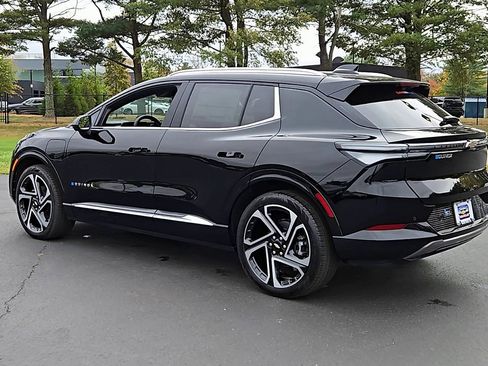 New 2026 Chevrolet Equinox EV LT w/ Convenience Package II image 2