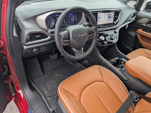 New 2026 Chrysler Pacifica Pinnacle FWD image 9