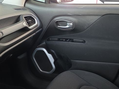 Used 2019 Jeep Renegade Latitude image 21