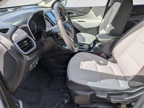 Used 2019 Chevrolet Equinox LS image 10