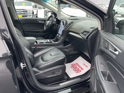 Used 2022 Ford Edge Titanium image 29