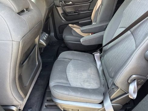 Used 2017 Chevrolet Traverse LT w/ Style and Technology Package FWD image 12