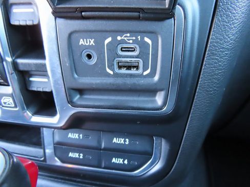 Certified 2022 Jeep Wrangler Unlimited Sahara w/ Cold Weather Group image 9