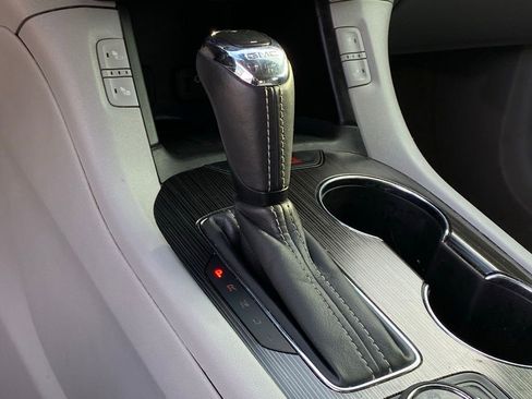 Used 2018 GMC Acadia SLT w/ LPO, Floor Liner Package image 26