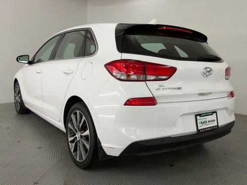 Used 2020 Hyundai Elantra GT FWD image 7