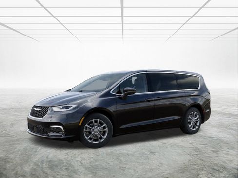 New 2026 Chrysler Pacifica Select image 2