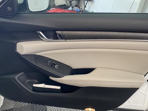 Used 2021 Honda Accord Touring image 7