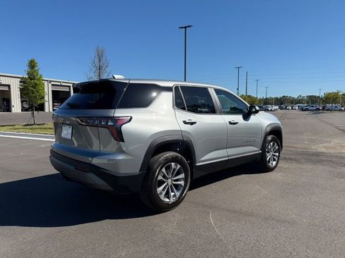 Used 2025 Chevrolet Equinox LT FWD image 6
