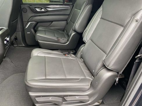 Used 2021 GMC Yukon XL Denali w/ Denali Premium Package AWD/4WD image 11