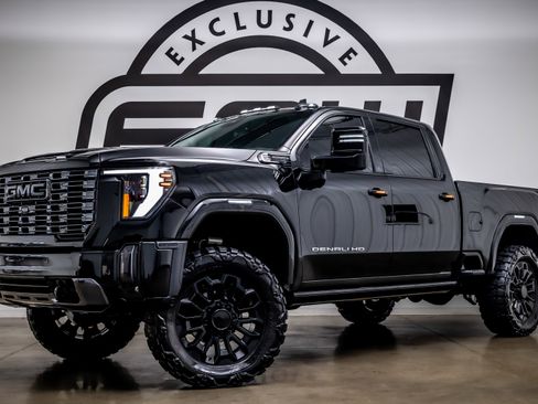 Used 2024 GMC Sierra 2500 Denali Ultimate AWD/4WD image 1