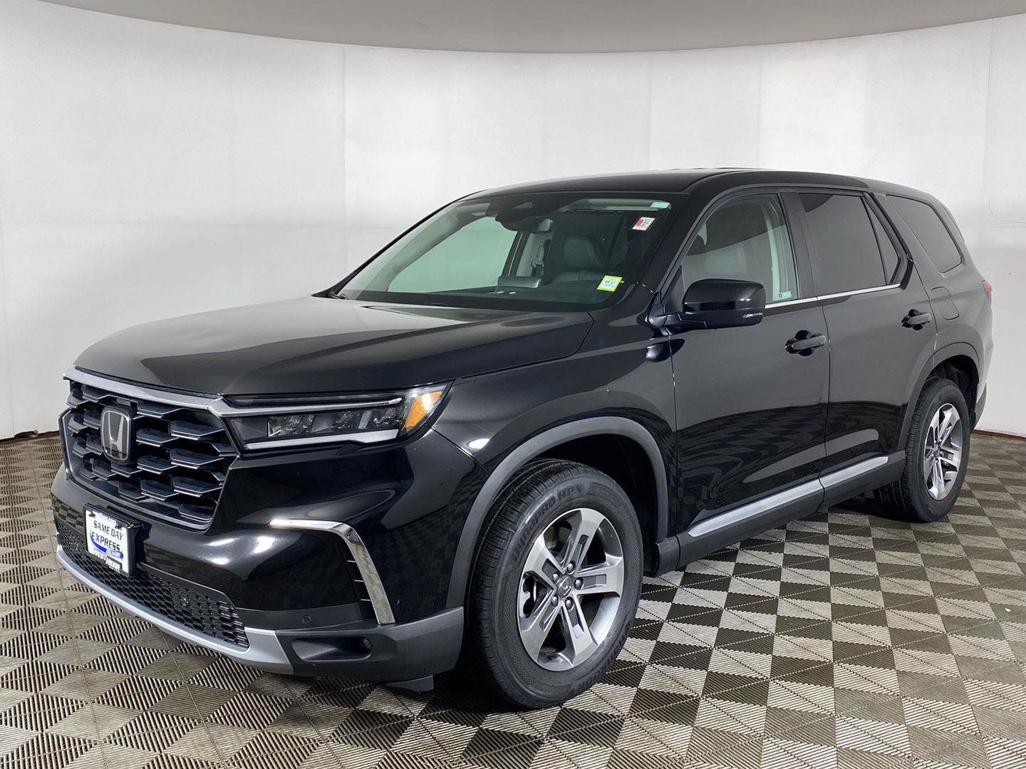 Used 2023 Honda Pilot EX-L image 2