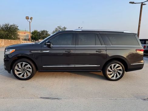 Used 2022 Lincoln Navigator L Reserve AWD/4WD image 12