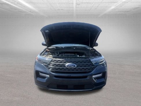 Used 2023 Ford Explorer XLT w/ Equipment Group 202A AWD/4WD image 60