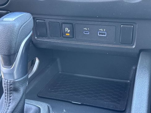 Used 2023 Nissan Frontier SV w/ Technology Package image 34