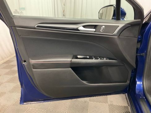 Used 2016 Ford Fusion SE image 14