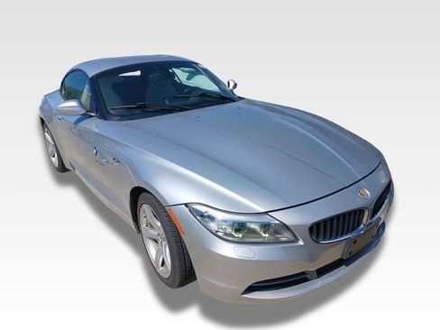 Used 2014 BMW Z4 sDrive28i image 2