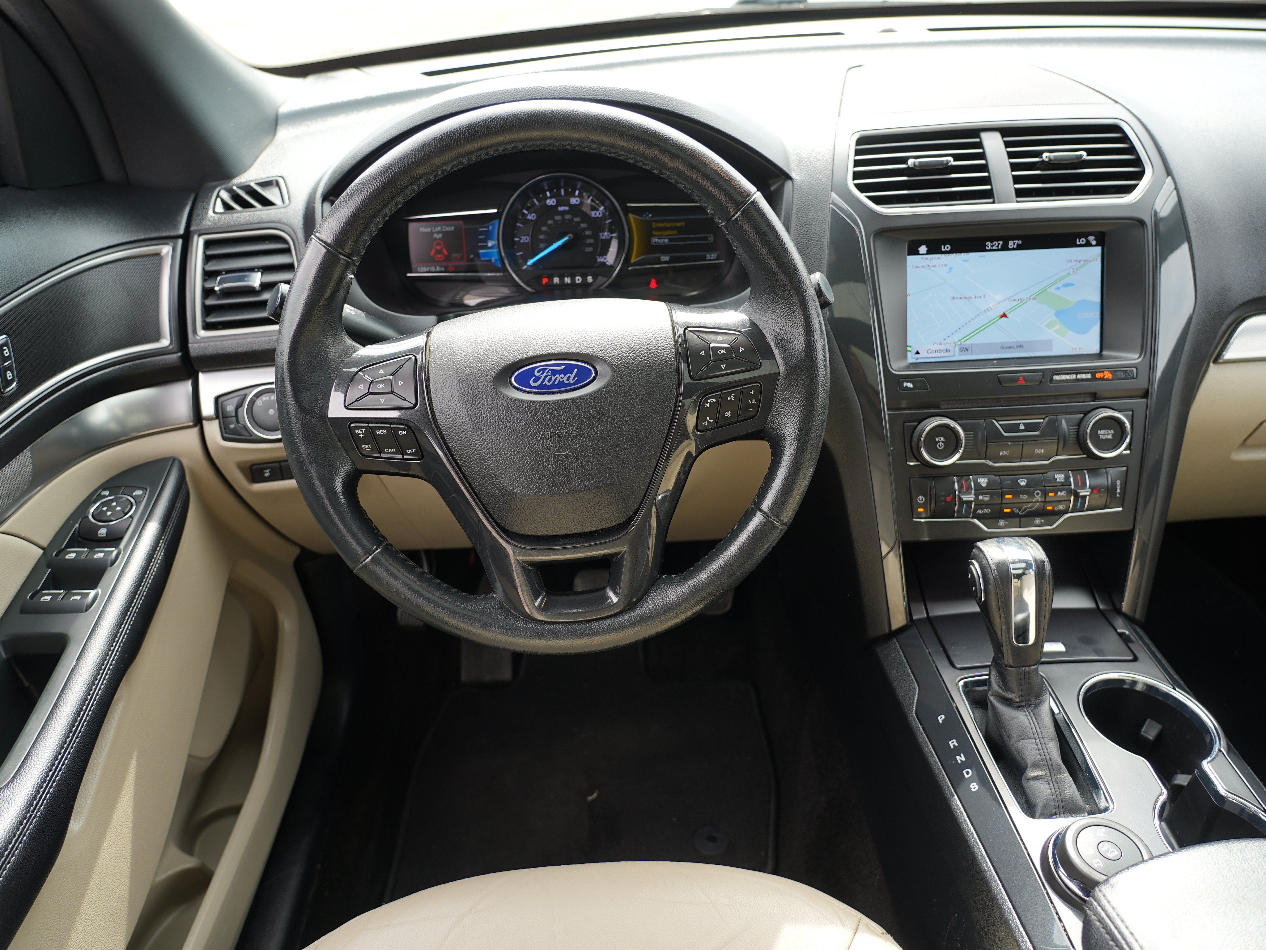 Used 2018 Ford Explorer XLT w/ Equipment Group 202A AWD/4WD image 21