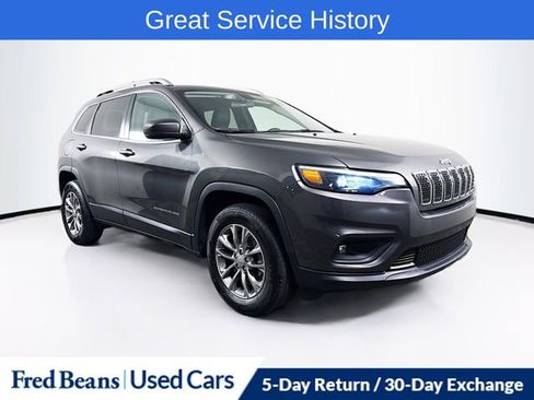 Used 2019 Jeep Cherokee Latitude Plus w/ Cold Weather Group AWD/4WD image 1