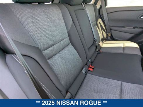 Used 2025 Nissan Rogue SV FWD image 22