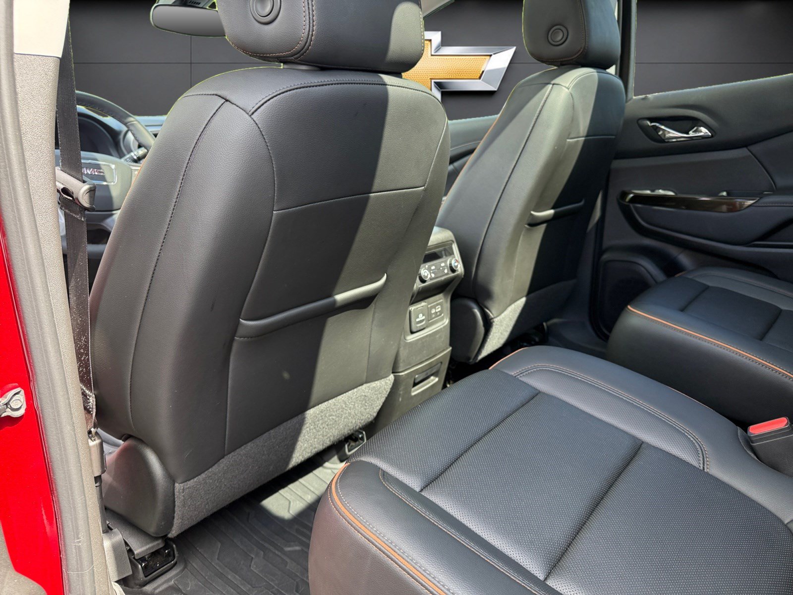 Used 2023 GMC Acadia AT4 w/ Technology Package AWD/4WD image 18