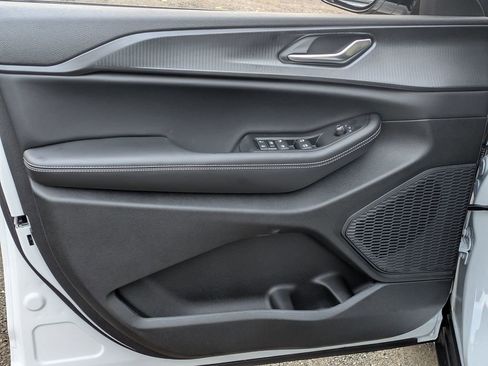 New 2025 Jeep Grand Cherokee L Altitude image 10