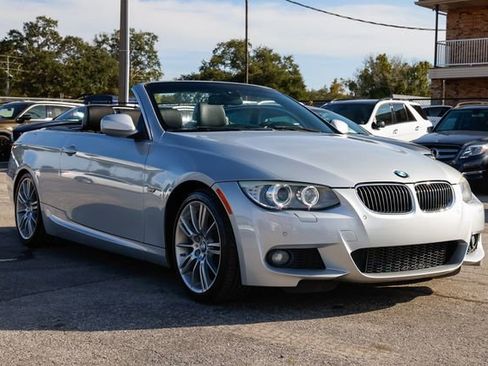 Used 2011 BMW 335i Convertible image 20