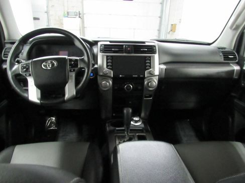 Used 2020 Toyota 4Runner SR5 Premium AWD/4WD image 12